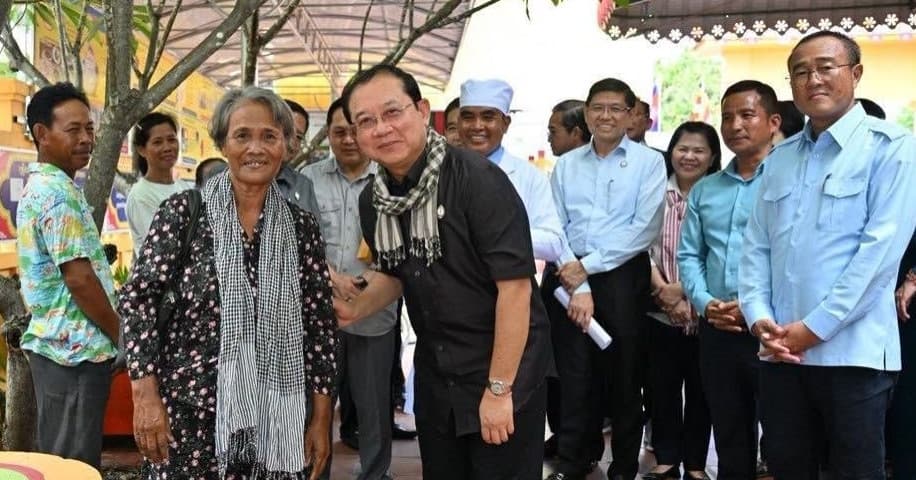 "មណ្ឌលសុខភាពជាច្រកទ្វារទី១ ហើយអាកប្បកិរិយានិងគុណភាពសេវា គឺជាកិត្តិយសរបស់វិស័យសុខាភិបាលទាំងមូល"