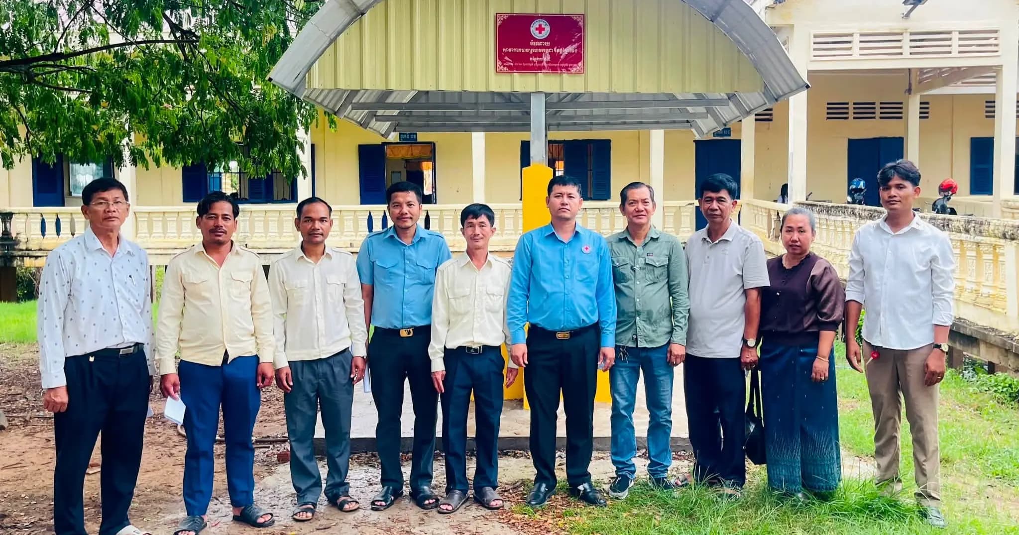 ស្ថានីយ៍លាងសម្អាតដៃ ១កន្លែង ដែលជាអំណោយដ៏ថ្លៃថ្លារបស់ សាខាកាកបាទក្រហមកម្ពុជា ខេត្តព្រៃវែង