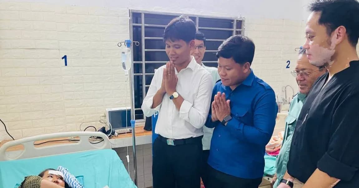 លោក ឈិត រតនៈ អនុប្រធានប្រចាំការក្រុមការងារអភិវឌ្ឍយុវជនស្រុក តំណាងលោក ងួនផាន សុភា ប្រធានក្រុមការងារអភិវឌ្ឍយុវជនស្រុក ស៊ីធរកណ្ដាល រួមជាមួយ លោក ឆាយ ម៉េងលាង អនុប្រធាន ក្រុមការងារអភិវឌ្ឍយុវជនស្រុក បានអញចើញសួរសុខទុក្ខ លោកស្រី ណយ គន្ធា