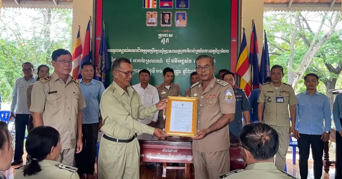 លោក​ ឡាំ​ សុផល​ អភិបាលរងស្រុក​ តំណាងលោក​ ភុន​ សម្ផស្ស​ អភិបាល​  នៃគណៈអភិបាលស្រុក បានអញ្ជេីញជាអធិបតីក្នុងពិធីប្រកាសទទួលស្គាល់លោក​ អ៊ូ​ សុភក្ដី​ ជាសមាជិកក្រុមប្រឹក្សាឃុំប្រាសាទ​ ជំនួស​ លោក​ អ៊ុក​ វ៉ង់​  ដែលបានទទួលមរណភាព