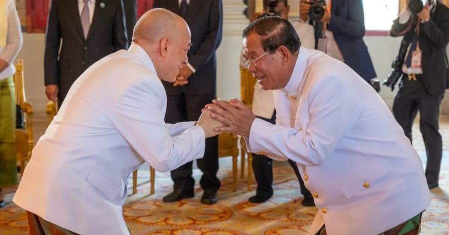 ព្រះករុណាជាអម្ចាស់ជីវិតលើត្បូង ប្រទានព្រះរាជសារជូនពរ សម្តេចអគ្គមហាសេនាបតីតេជោ ហ៊ុន សែន ប្រធានព្រឹទ្ធសភា ក្នុងឱកាសដ៏មហានក្ខត្តឫក្ស នៃខួបចម្រើនជន្មាយុរបស់ សម្តេចតេជោ នៅថ្ងៃទី៥ ខែសីហា ឆ្នាំ២០២៦ ខាងមុខនេះ