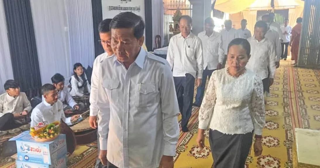 ឯកឧត្តម ហុី ធួក អភិបាលនៃគណៈអភិបាលខេត្តស្តីទី រួមជាមួយ ថ្នាក់ដឹកនាំខេត្តព្រៃវែង បានអញ្ជើញចូលរួមគោរពវិញ្ញាណក្ខន្ធសព លោក ហ៊ុន ណេត ប្រធានមន្ទីរសង្គមកិច្ច អតីតយុទ្ធជន និងយុវនីតិសប្បទាខេត្តព្រៃវែង ដែលបានទទួលមរណភាព