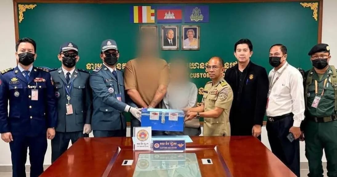 ស្ពឹកមុខស្តូក ! លាក់កូកាអ៊ីនជាង ៦គីឡូក្រាម ក្នុងវ៉ាលីស ត្រូវសមត្ថកិច្ចចាប់បានភ្លាមៗ