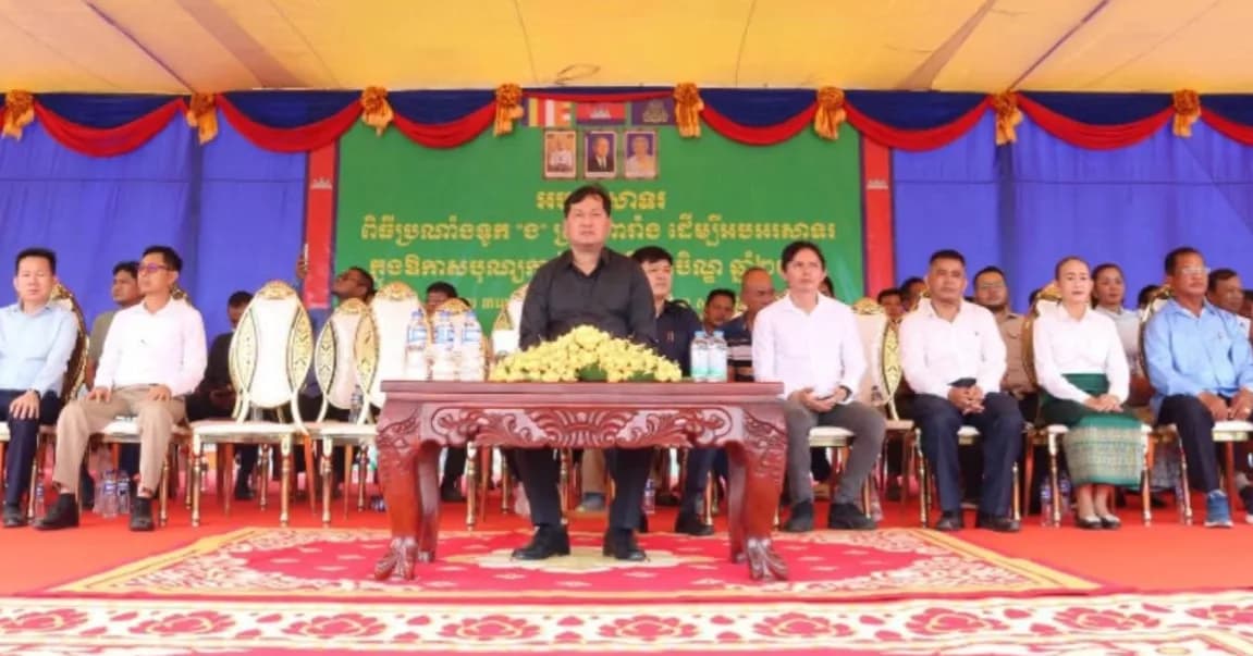 រដ្ឋបាលស្រុកពារាំង បើកព្រឹត្តិការណ៍ប្រណាំងទូកង ឆ្នាំ២០២៦ យ៉ាងអធិកអធម ដោយមានទូកចូលរួមប្រកួតចំនួន ៤៦ ទូក