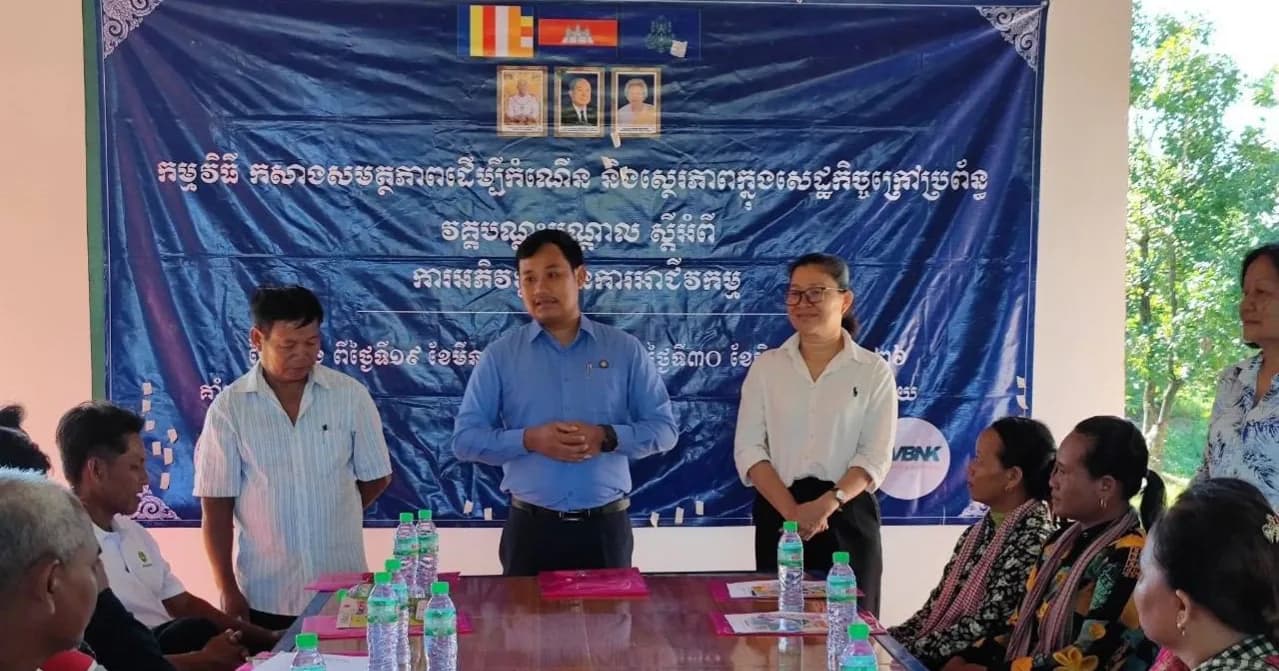 វគ្គបណ្ដុះបណ្ដាលស្ដីពី “ ការអភិវឌ្ឍផែនការអាជីវកម្ម ” សហការរៀបចំដោយអង្គការ វិទ្យាស្ថានបំរើអ្នកសម្របសម្រួលការងារអភិវឌ្ឍ ( VBNK ) និងអាជ្ញាធរឃុំពពឺស។