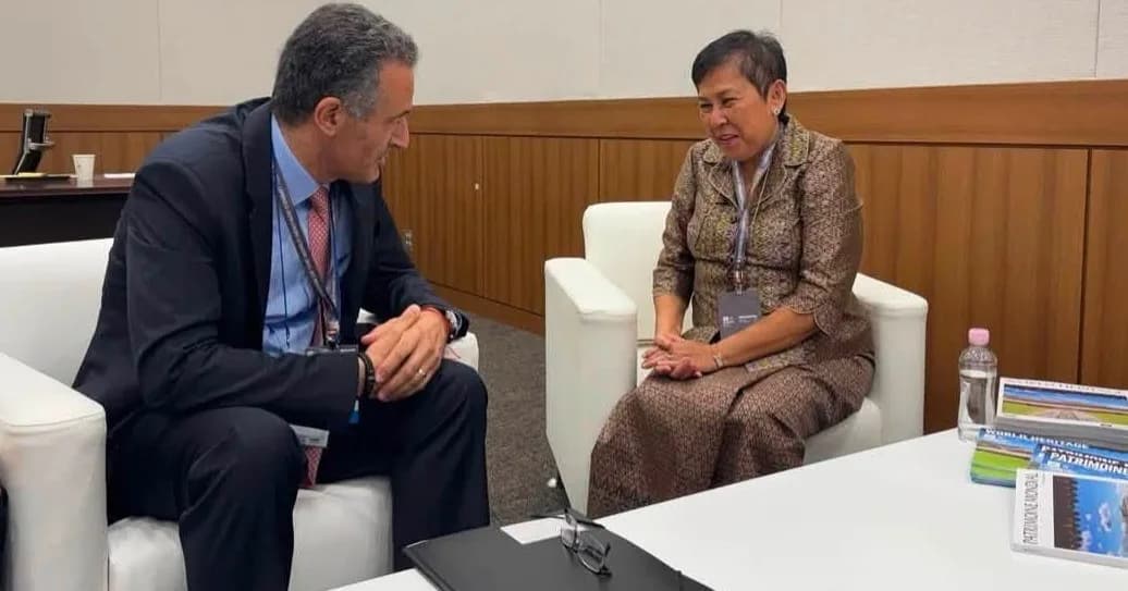 អង្គការ UNESCO បាននិងកំពុងតាមដានយកចិត្តទុកដាក់ចំពោះ ករណីប្រាសាទព្រះវិហារ និងចូលរួមចំណែកយ៉ាងសកម្មក្នុងការសម្របសម្រួលដើម្បីបន្ធូរបន្ថយភាពតានតឹងរវាងប្រទេសទាំងពីរតាមរយៈវប្បធម៌