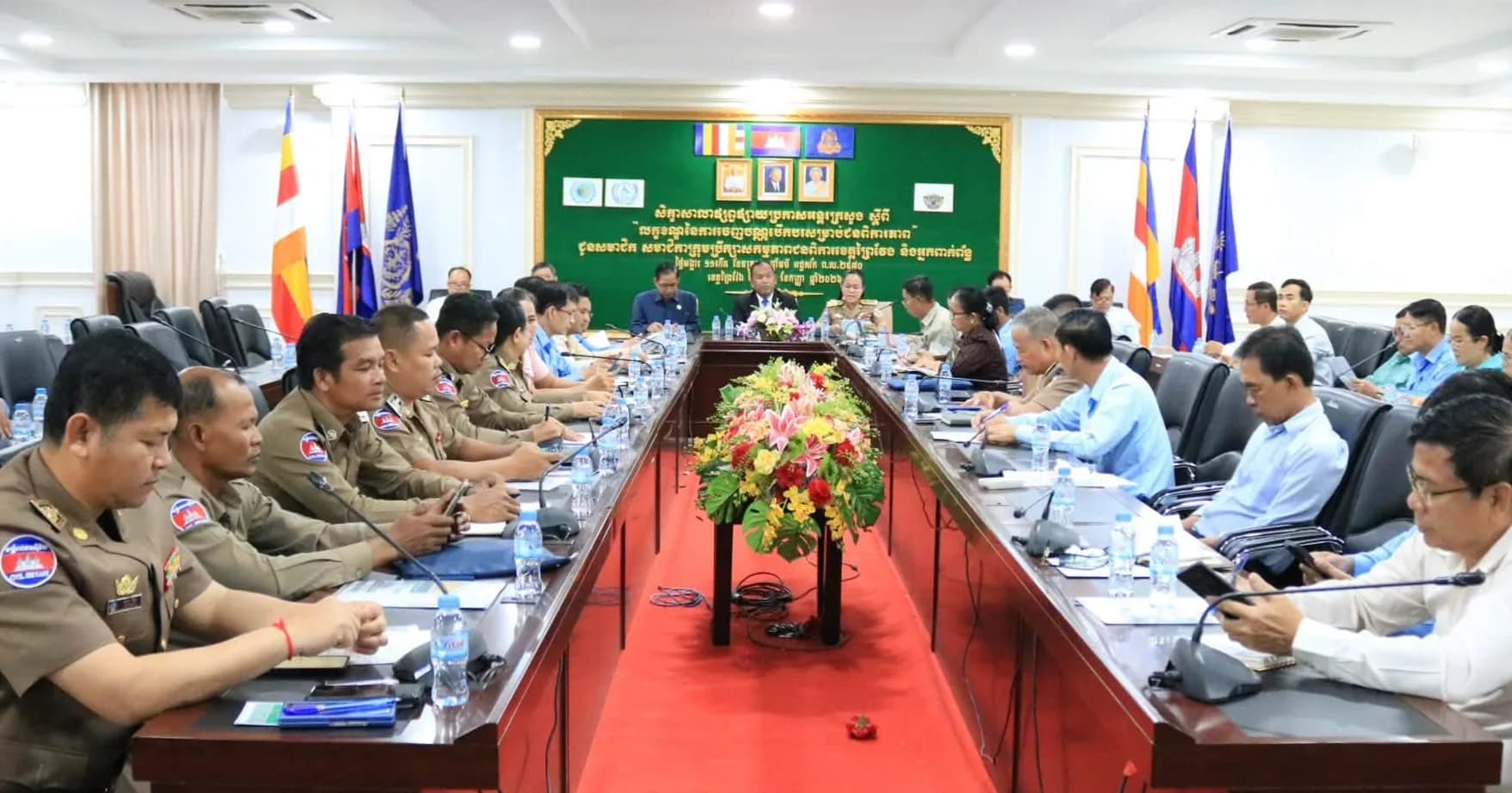 លោកជំទាវ ឡុង គន្ធា អភិបាលរង នៃគណៈអភិបាលខេត្ត បានអញ្ជើញជាគណៈអធិបតីក្នុងកិច្ចប្រជុំសិក្ខាសាលាផ្សព្វផ្សាយប្រកាសអន្តរក្រសួងស្តីពី “លក្ខខណ្ឌនៃការចេញបណ្ណបើកបរសម្រាប់ជនមានពិការភាព” ជូនសមាជិក សមាជិកាក្រុមប្រឹក្សាសកម្មភាពជនពិការ ខេត្តព្រៃវែង និងអ្នកពាក់ព័ន្ធ