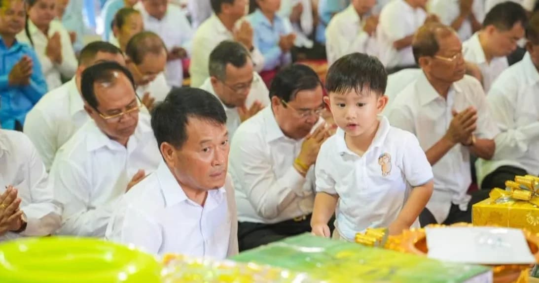 ឯកឧត្តម នាយឧត្តមសេនីយ៍ វង្ស ពិសេន នាំយកទៀនព្រះវស្សា បច្ច័យ និងទេយ្យទានប្រគេនព្រះសង្ឃចំនួន ៩វត្ត ក្នុងស្រុកពារាំង