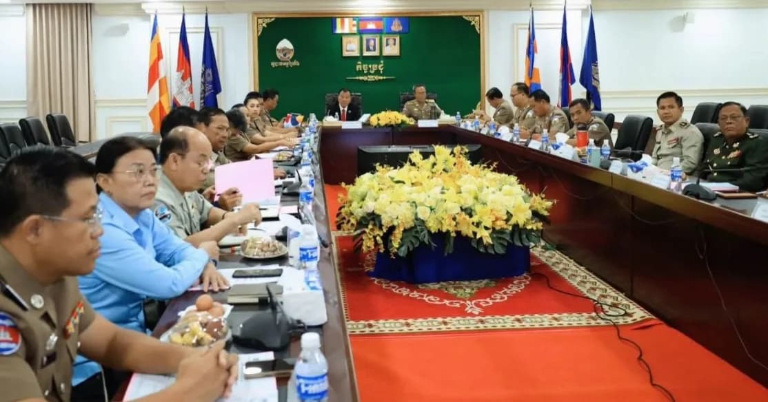 កិច្ចប្រជុំពេញអង្គគណៈរដ្ឋមន្ត្រី ក្រោមអធិបតីភាពដ៏ខ្ពង់ខ្ពស់ សម្តេចមហាបវរធិបតី ហ៊ុន ម៉ាណែត នាយករដ្ឋមន្ត្រី នៃព្រះរាជាណាចក្រកម្ពុជា តាមរយៈប្រព័ន្ធបញ្ជូនរូបភាព និងសំឡេង (Zoom)។